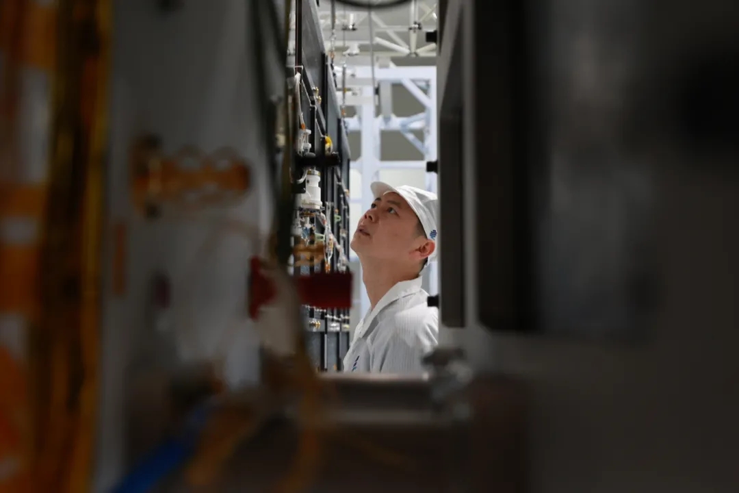 九天微星研制的低轨宽带通信试验卫星通过出厂评审