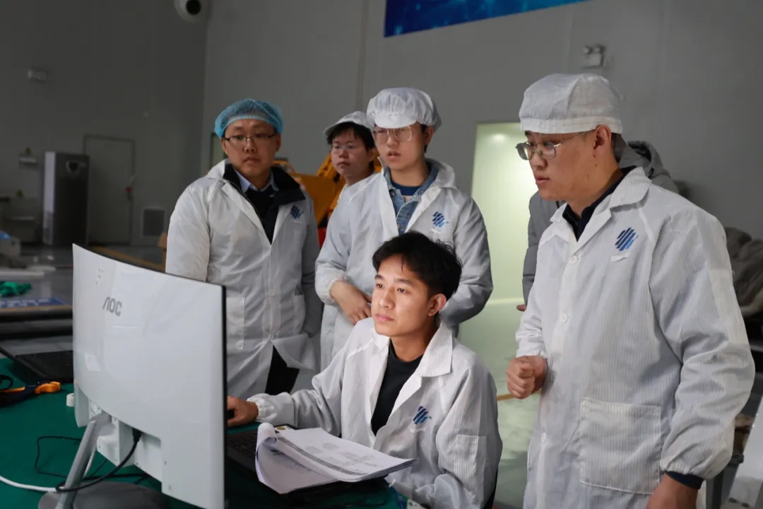九天微星研制的低轨宽带通信试验卫星通过出厂评审